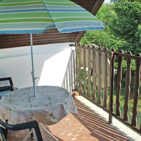 度假居 Holiday Balatonmariafurdo 01